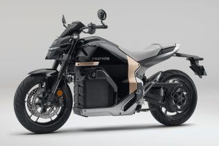 Moto - News: Honda WN7: ecco la prima moto elettrica della Casa dell’Ala
