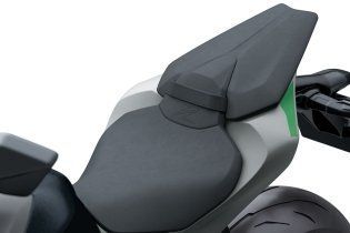 Moto - News: Kawasaki Z1100 2026: la streetfighter di Akashi si rinnova