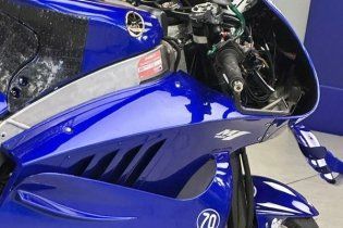 MotoGP: Yamaha svela la M1 V4 nel paddock di Misano: ecco le prime immagini