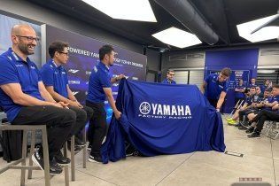 MotoGP: Yamaha unveils M1 V4 in Misano paddock: here are the first images