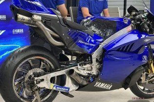 MotoGP: Yamaha unveils M1 V4 in Misano paddock: here are the first images