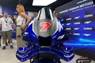 MotoGP: Yamaha unveils the M1 V4 in the Misano paddock: here are the first images