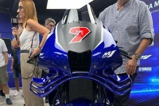 MotoGP: Yamaha unveils the M1 V4 in the Misano paddock: here are the first images