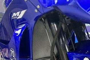MotoGP: Yamaha unveils the M1 V4 in the Misano paddock: here are the first images