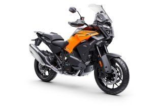 Moto - News: KTM 1390 SUPER ADVENTURE 2026: tre versioni per ogni tipo di utilizzo!