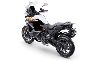 Moto - News: KTM 1390 SUPER ADVENTURE 2026: tre versioni per ogni tipo di utilizzo!