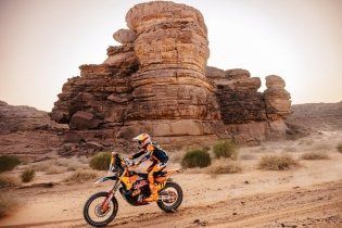 Dakar: Benavides and KTM unrivaled in stage 5, technical troubles for Canet