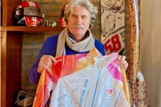 MotoGP: Subasta benéfica para Paolo Simoncelli: a la venta la chaqueta que usó como relevista de la antorcha olímpica
