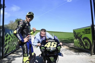 News: Valentino Rossi: "I'm worried about Graziano. It's like I no longer have a father."
