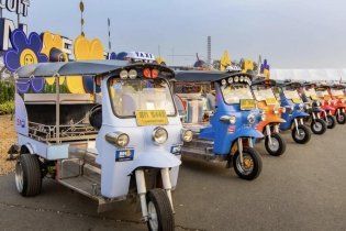 MotoGP: Nace el Tuk-Tuk Challenge: ¿pilotos o saltimbanquis en la vuelta de exhibición en Buriram?