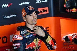 MotoGP: Viñales, desconsolado: «No puedo mantenerme en pista, es inaceptable».
