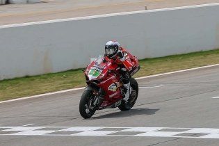 Binder Porta a Casa la Prima Vittoria in MotoAmerica Supersport