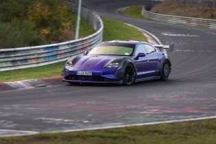Porsche Taycan Turbo GT: con il kit Manthey è record al Nürburgring