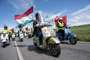 Vespa: skuter berusia 80 tahun ini akan merayakan ulang tahunnya di Roma
