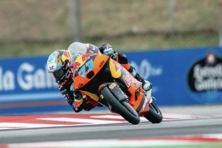 Pole di Perrone sul filo dei millesimi a Barcellona, tripletta KTM con Munoz e Uriarte