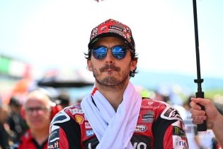 Bagnaia: "Mis aficionados merecen mejores resultados, siento su cariño"