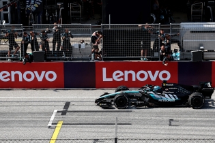 Russell perfetto in Austria: Verstappen e Antonelli sul podio, Ferrari lontana