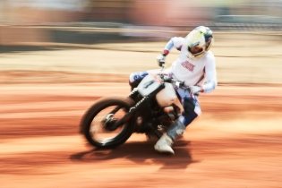 Royal Enfield Slide School 2026: un carico di novità