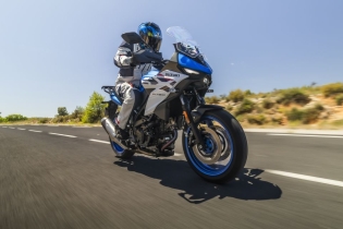 Suzuki SV-7GX: la crossover stradale sportiva, comfortevole e versatile