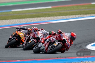Marquez: "La ghiaia di Assen fa male, corro in modalità sicurezza"