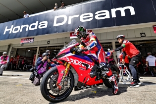 Suzuka, Takahashi: “Se c’è qualcuno che può girare in 2’03” domani, quello è Rea”