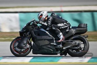 MotoGP: GALLERY - Toprak e i suoi fratelli: le migliori foto dagli Shakedown di Sepang