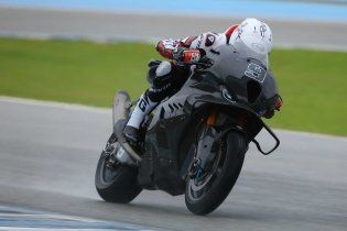 SBK: La pioggia non ferma i test a Jerez: tutte le foto della prima giornata