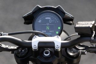 Moto - Test: PROVA Triumph Trident 800