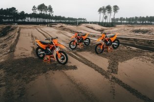 KTM SX 2027: Pabrikan asal Mattighofen memperkenalkan jajaran motor cross terbarunya