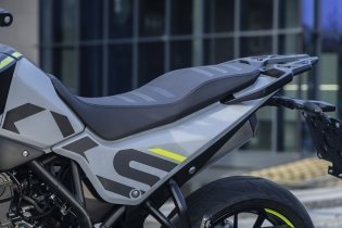 Benelli BKX 300 dan BKX 300 S: semakin berkembang