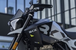 Benelli BKX 300 dan BKX 300 S: semakin berkembang
