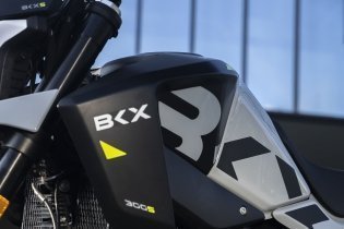 Benelli BKX 300 dan BKX 300 S: semakin berkembang