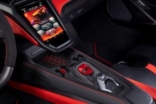 Fenomeno Roadster: la open-top più potente mai creata da Lamborghini