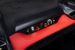 Fenomeno Roadster: la open-top più potente mai creata da Lamborghini