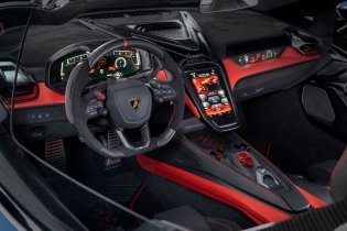 Fenomeno Roadster: la open-top più potente mai creata da Lamborghini