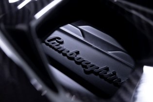 Fenomeno Roadster: la open-top più potente mai creata da Lamborghini