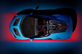Fenomeno Roadster: la open-top più potente mai creata da Lamborghini