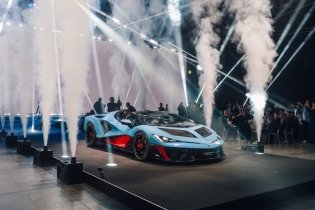 Fenomeno Roadster: la open-top più potente mai creata da Lamborghini