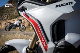 PROVA Ducati DesertX, il V2 è cazzuto anche in fuoristrada!