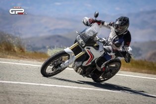 PROVA Ducati DesertX, il V2 è cazzuto anche in fuoristrada!