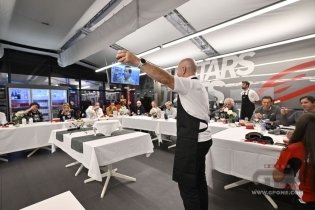 Master of Hospitality: cena al buio in Alpinestars con Jorge Martin alla guida