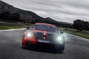 Porsche 911 GT4 R: la supercar destinata alle competizioni motoristiche internazionali