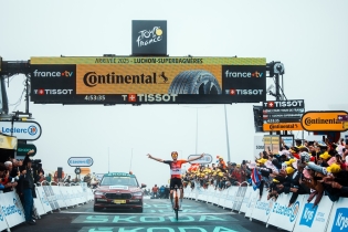 Continental al Tour de France 2026: 120 pneumatici, tra tecnologia e sicurezza in gara