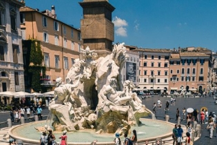 Vespa in Rome: The Most Well-Attended Rally in History!