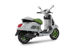 Vespa “Edisi Ke-80”: edisi koleksi, hanya diproduksi sebanyak 1.946 unit
