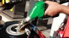 Moto - News: Carburanti: scendono i prezzi nonostante l'IVA sia salita al 22%