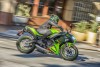 Moto - News: Kawasaki Z e Ninja 650: un pieno di tecnologia per il 2023